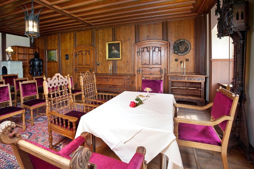 Schloss Zu ฮ็อปเฟอเรา ภายนอก รูปภาพ
